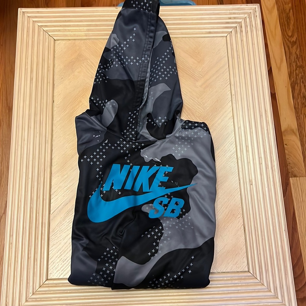 Nike sb pull over hoodie